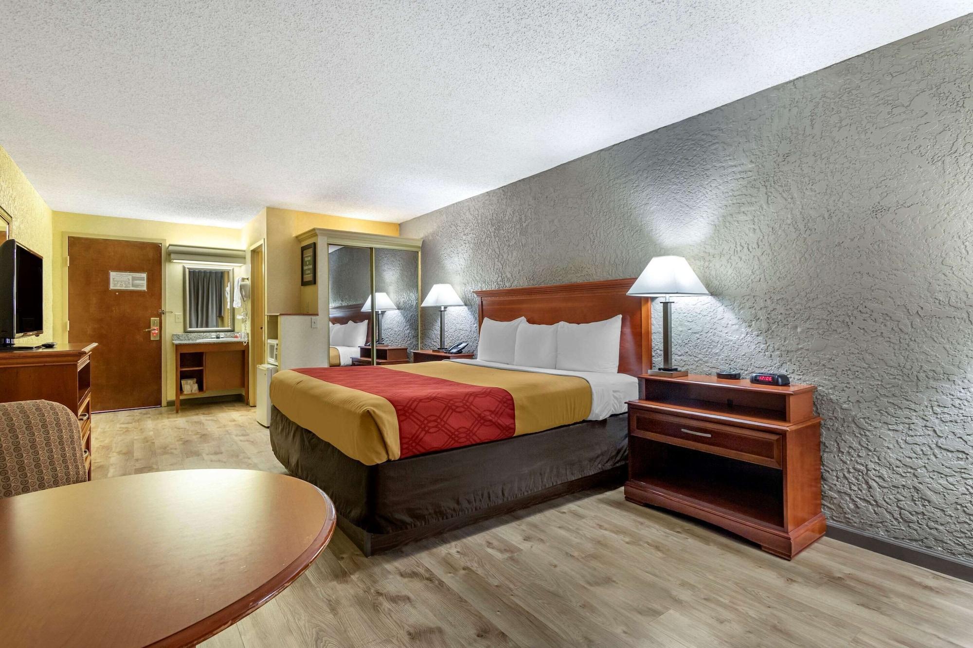 Econo Lodge Broken Arrow-Tulsa Екстер'єр фото
