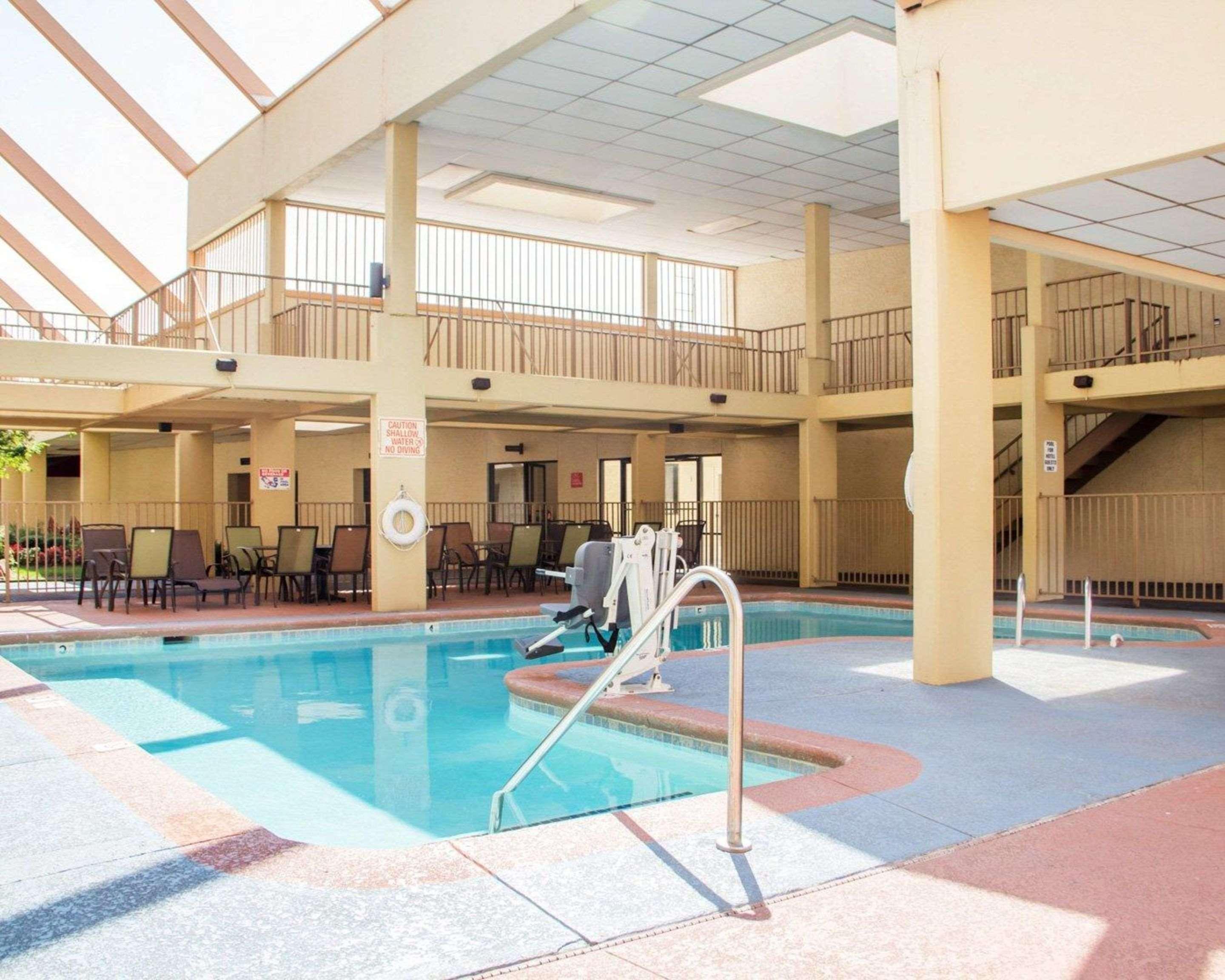 Econo Lodge Broken Arrow-Tulsa Екстер'єр фото