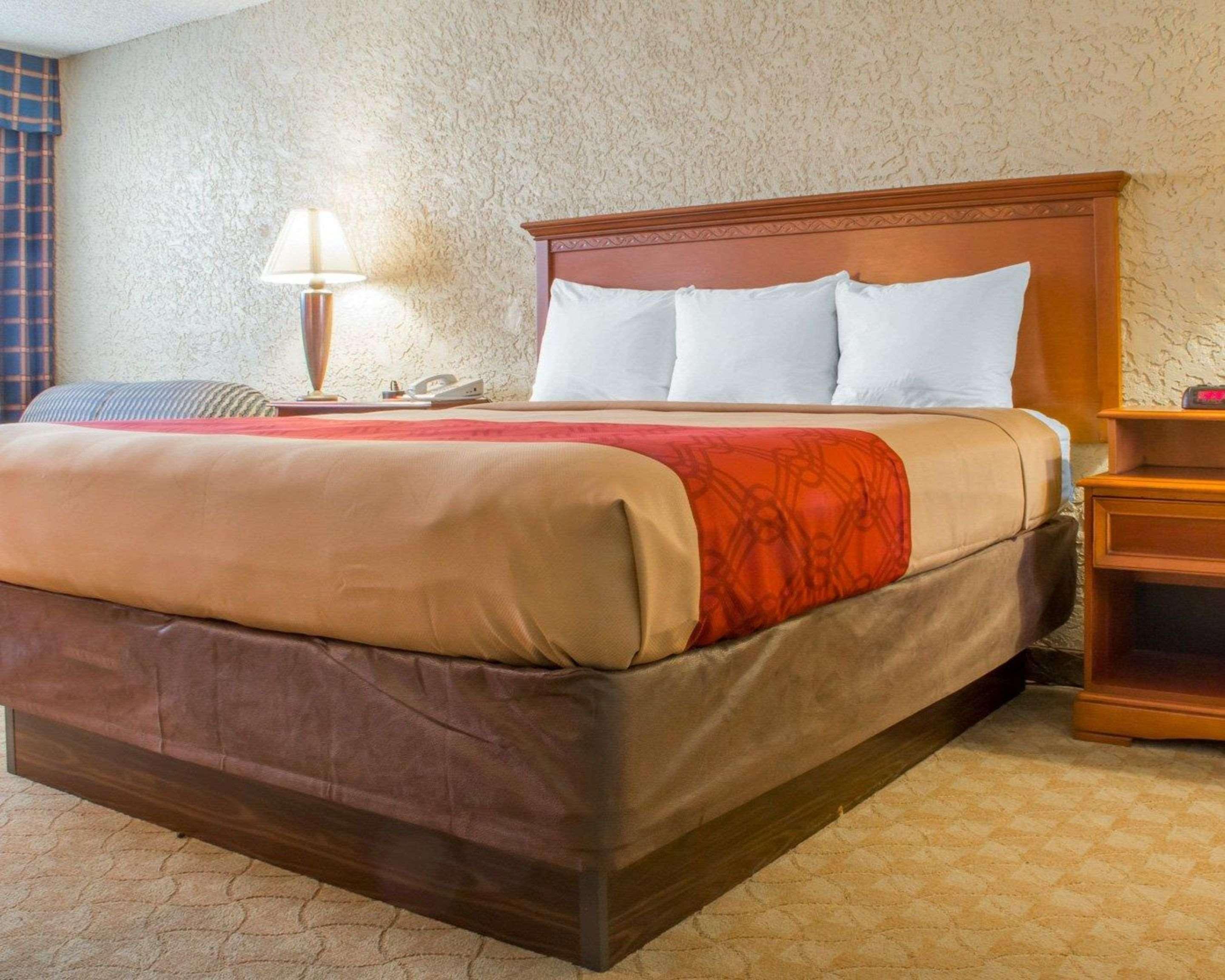 Econo Lodge Broken Arrow-Tulsa Екстер'єр фото