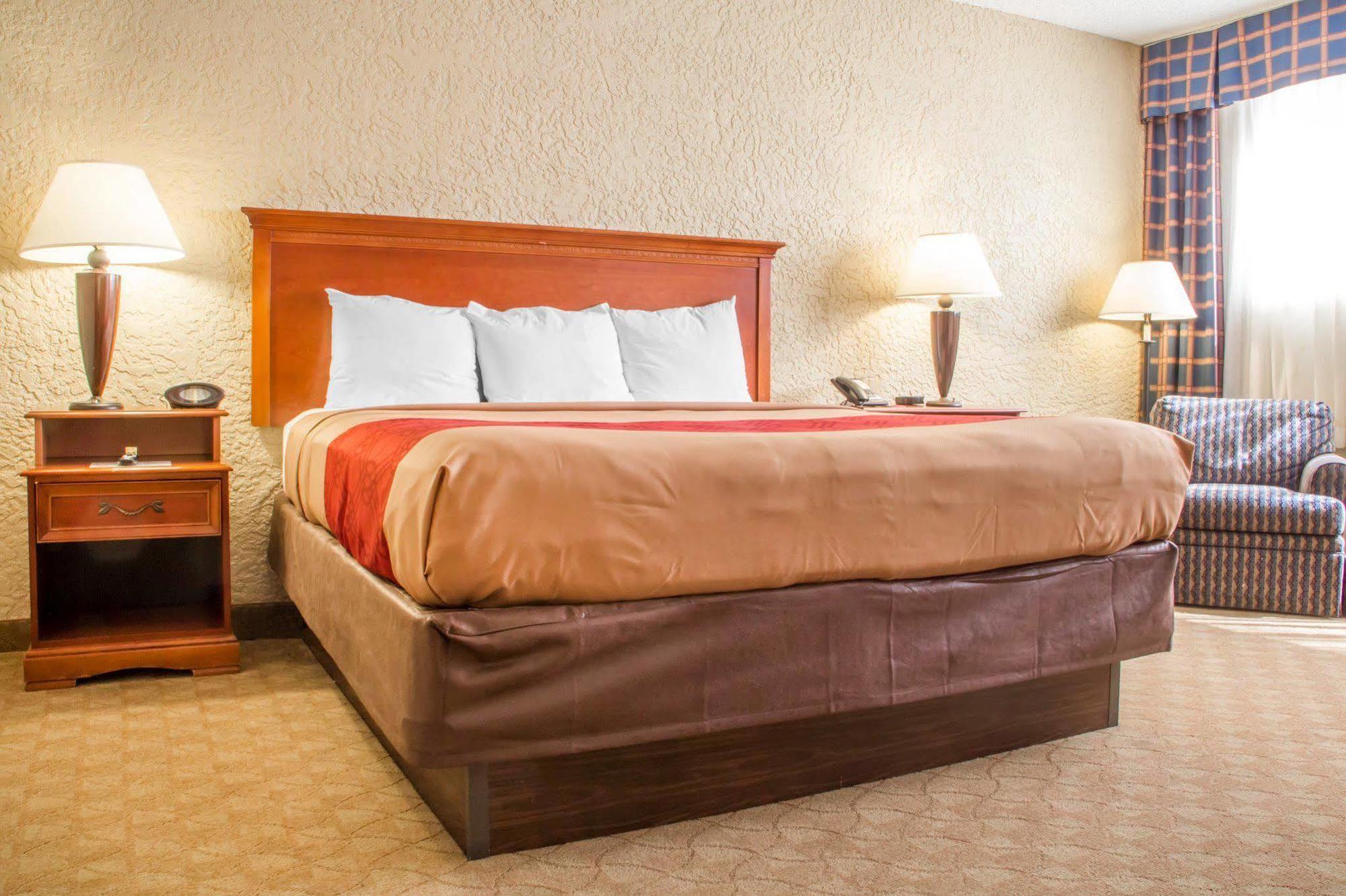 Econo Lodge Broken Arrow-Tulsa Екстер'єр фото